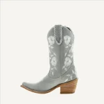 Vicky Gamuza Everest Ice